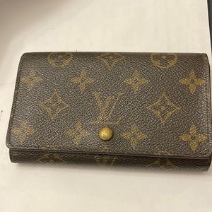 Louis Vuitton Monogram Snap Wallet